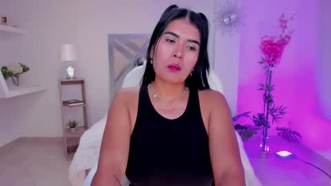 Snapshot of corina_white chatting on March 5, 6:12 pm Corina White online show from March 5, 6:12 pm
