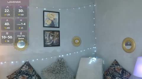 Snapshot of corinndupont chatting on February 23, 1:03 am CORINNDUPONT online show from February 23, 1:03 am