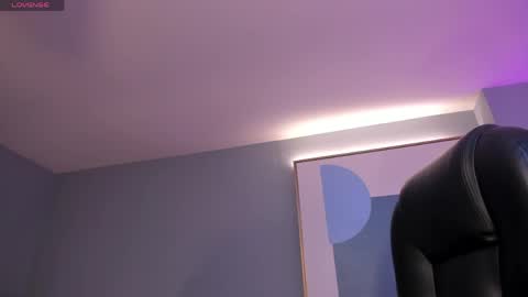 Snapshot of corinnerusso chatting on May 18, 7:09 pm Corinne Russo online show from May 18, 7:09 pm