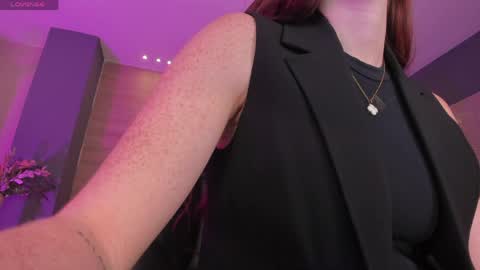 Snapshot of corinnerusso chatting on May 21, 8:38 pm Corinne Russo online show from May 21, 8:38 pm