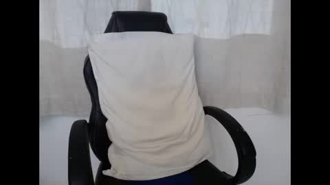 corolaxxl online show from November 15, 3:26 am