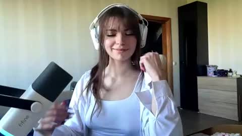 corrienavanjo online show from July 17, 1:18 pm