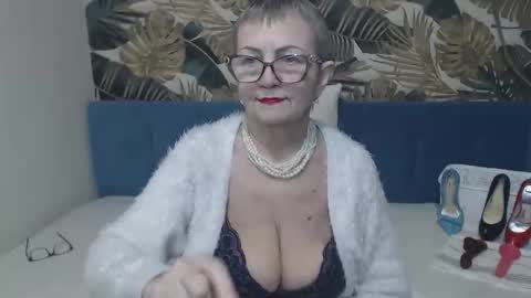 Snapshot of corssika chatting on January 18, 8:34 pm corssika online show from January 18, 8:34 pm