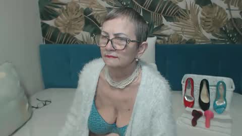 Snapshot of corssika chatting on February 13, 6:15 pm corssika online show from February 13, 6:15 pm