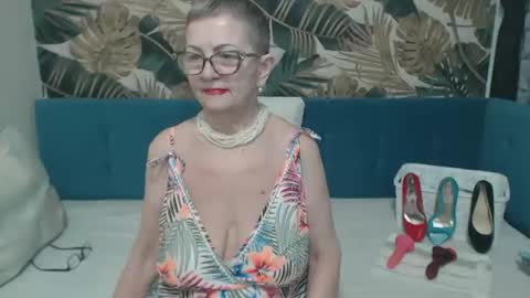 Snapshot of corssika chatting on March 9, 6:56 pm corssika online show from March 9, 6:56 pm