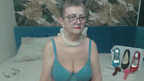 Snapshot of corssika chatting on March 28, 5:01 pm corssika online show from March 28, 5:01 pm
