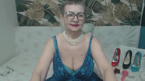 Snapshot of corssika chatting on April 6, 6:20 pm corssika online show from April 6, 6:20 pm