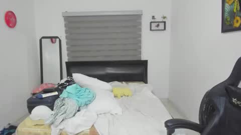 Ethan  online show from October 25, 12:07 am