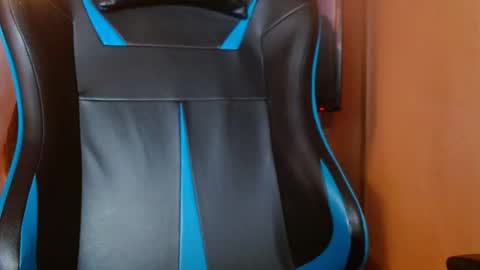 Snapshot of cosmicjones88 chatting on December 22, 4:59 pm cosmicjones88 online show from December 22, 4:59 pm