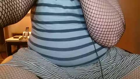 Snapshot of cosmicjones88 chatting on December 28, 1:06 pm cosmicjones88 online show from December 28, 1:06 pm