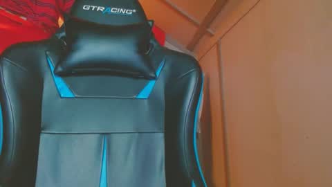 Snapshot of cosmicjones88 chatting on March 10, 2:50 am cosmicjones88 online show from March 10, 2:50 am