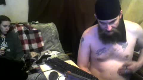 Snapshot of countryfuckers chatting on January 6, 11:18 am Alaskawildcouple online show from January 6, 11:18 am