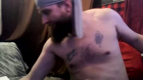 Snapshot of countryfuckers chatting on February 3, 10:47 am Alaskawildcouple online show from February 3, 10:47 am