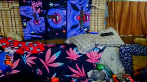 Snapshot of countryfuckers chatting on October 3, 9:28 am Alaskawildcouple online show from October 3, 9:28 am