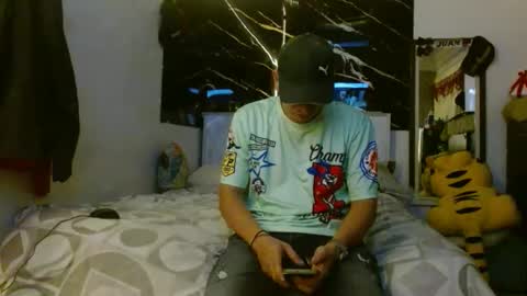 Snapshot of couple_hot77 chatting on October 19, 2:56 am couple_hot77 online show from October 19, 2:56 am