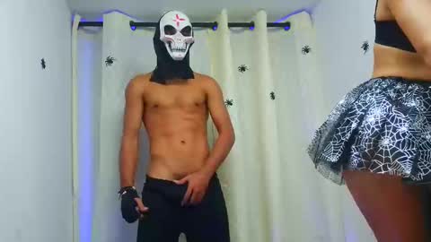 Snapshot of couple_hot_xxxz chatting on November 1, 12:01 am couple_hot_xxxz online show from November 1, 12:01 am