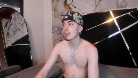 couple_in_heat_ online show from March 26, 7:41 pm