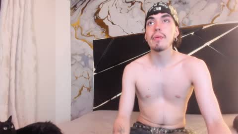 couple_in_heat_ online show from March 28, 7:46 pm