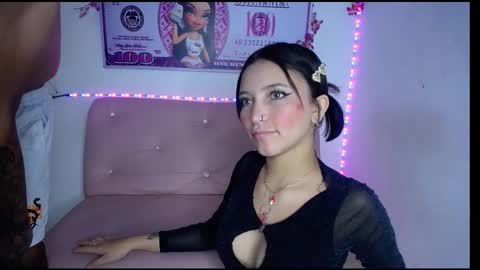 couple_no_limits22 online show from November 3, 11:59 pm