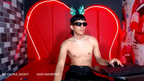 MIA LIZ AND SAM online show from December 20, 1:22 pm