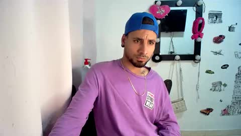 Snapshot of coupleeswetthott chatting on February 22, 7:12 pm coupleeswetthott online show from February 22, 7:12 pm