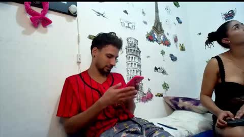 Snapshot of coupleeswetthott chatting on February 26, 4:28 pm coupleeswetthott online show from February 26, 4:28 pm