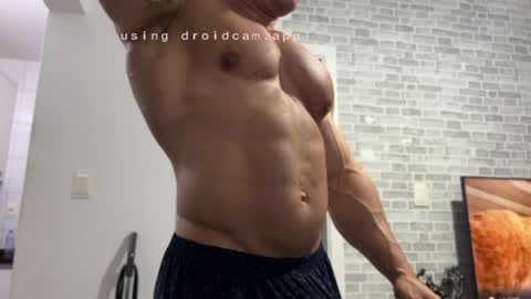 couplemuscle40 online show from April 15, 2:40 am