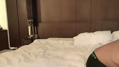 Snapshot of coupletoy97 chatting on January 18, 7:04 pm Sandra and Tom online show from January 18, 7:04 pm