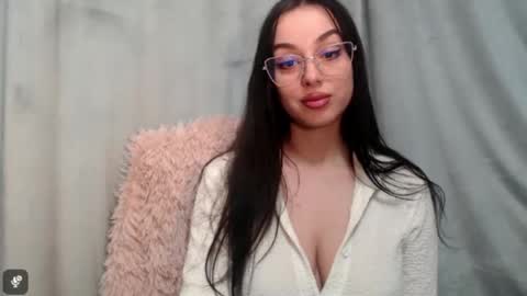 Courtney online show from February 5, 3:38 pm