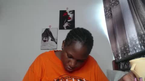 Erykah online show from October 31, 10:49 am