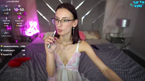 Snapshot of cozymell chatting on February 6, 10:48 am cozymell online show from February 6, 10:48 am