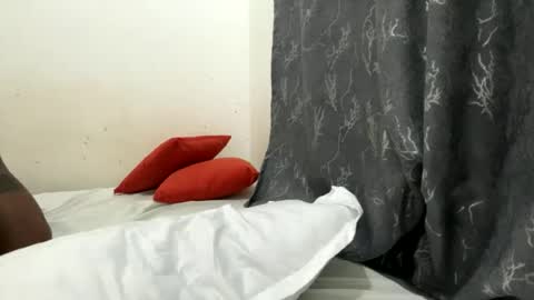 Snapshot of crave_meslowly chatting on July 2, 3:23 am Taliee online show from July 2, 3:23 am