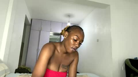 Snapshot of crave_meslowly chatting on July 23, 3:43 pm Taliee online show from July 23, 3:43 pm