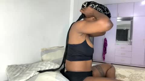 Snapshot of crave_meslowly chatting on July 24, 6:39 pm Taliee online show from July 24, 6:39 pm
