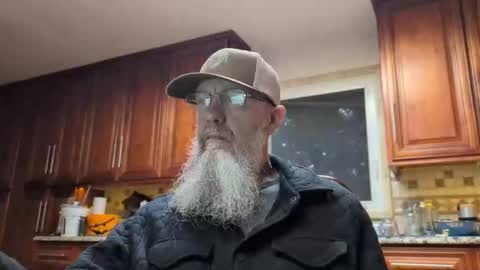Snapshot of craven_moreass chatting on May 28, 10:23 am Dick Fitswell online show from May 28, 10:23 am