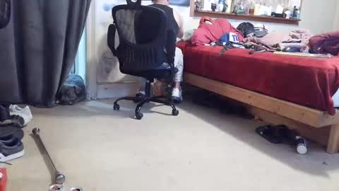 Snapshot of crazy4feetmanic chatting on May 16, 3:03 am drbucknaked online show from May 16, 3:03 am