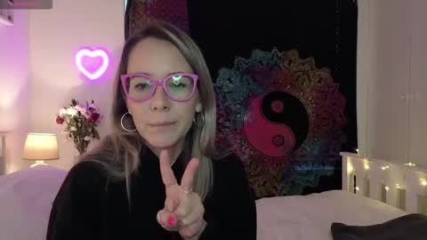 Snapshot of crazy_ass_stacy chatting on November 27, 5:26 pm Stacy 2pm to 6pm mon-fri 3 CAT online show from November 27, 5:26 pm