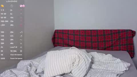 Snapshot of crazy_space11 chatting on February 25, 7:40 am crazy_space11 online show from February 25, 7:40 am