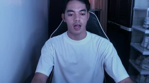 Snapshot of crazyasiancum chatting on December 4, 7:28 am Zion online show from December 4, 7:28 am