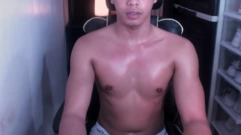 Snapshot of crazyasiancum chatting on October 6, 4:10 am Zion online show from October 6, 4:10 am