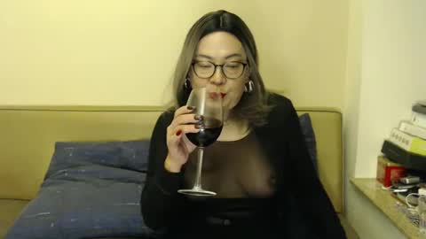 Kelly   online show from January 6, 5:38 pm