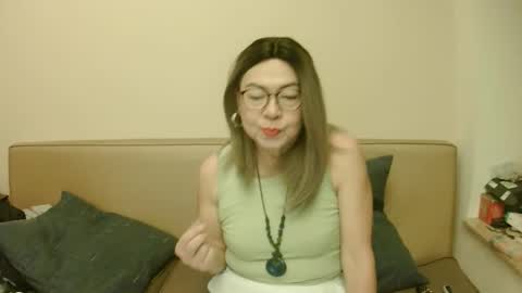 Kelly   online show from October 12, 3:33 pm