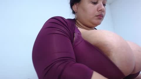 diosalinda online show from December 5, 6:33 am