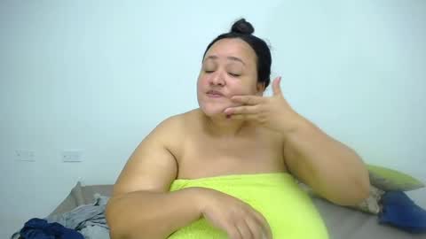 diosalinda online show from April 16, 2:01 am