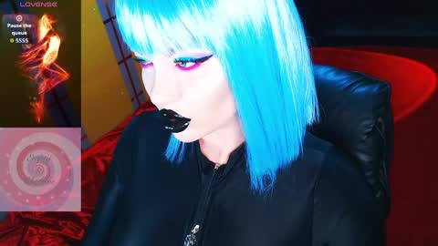 Roxy online show from May 17, 2:57 pm