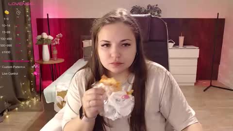 Crazyy Girl  online show from March 1, 5:53 am