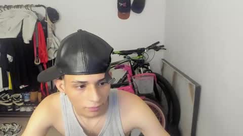 crazzy_master1 online show from April 22, 6:42 pm
