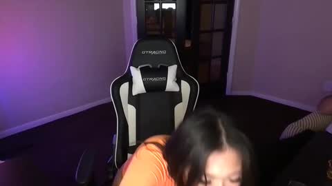 Creamy Asian online show from December 3, 3:09 am