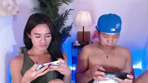 Snapshot of creamy_drake chatting on December 10, 8:27 pm creamy_drake online show from December 10, 8:27 pm