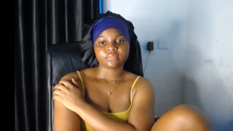 Snapshot of creamy_juicypussy chatting on September 13, 7:19 am Lady jasmine online show from September 13, 7:19 am